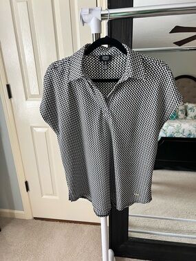 Jones New York Black and White Short-Sleeve Blouse Sz M